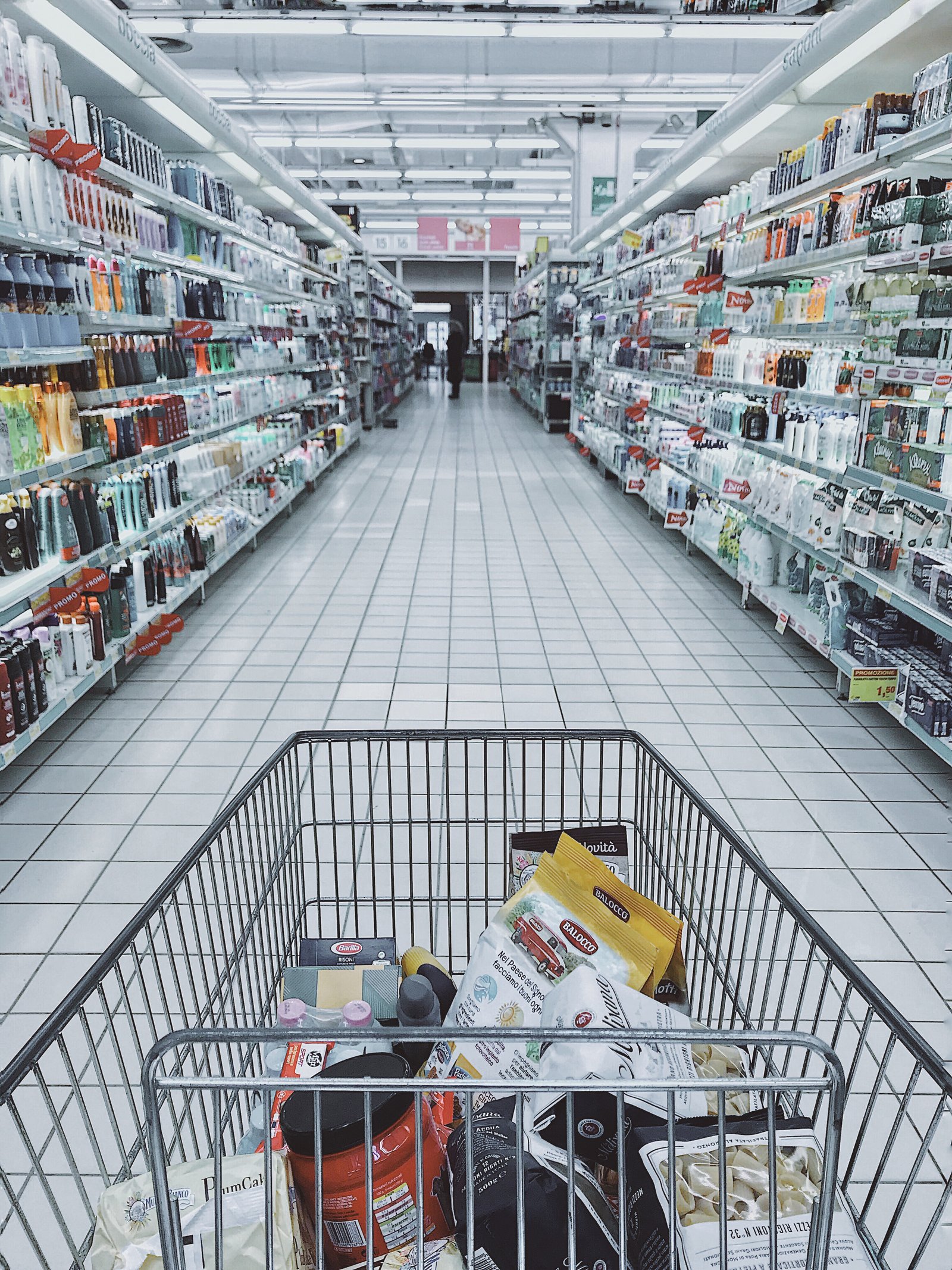 Formación de personal doméstico encargado compras en el hogar