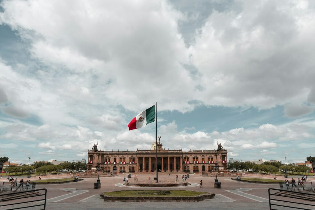 Institucionalización de México en la época posrevolucionaria y su impacto